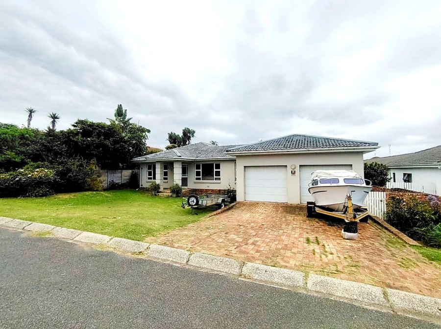 6 Bedroom Property for Sale in Kidds Beach Eastern Cape